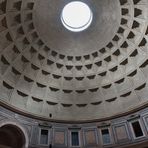 Die Kuppeldecke des Pantheon in Rom