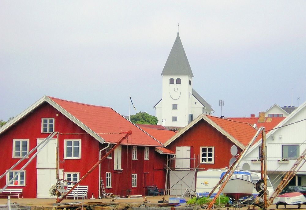 Die lachende Kirche von Skärhamn.