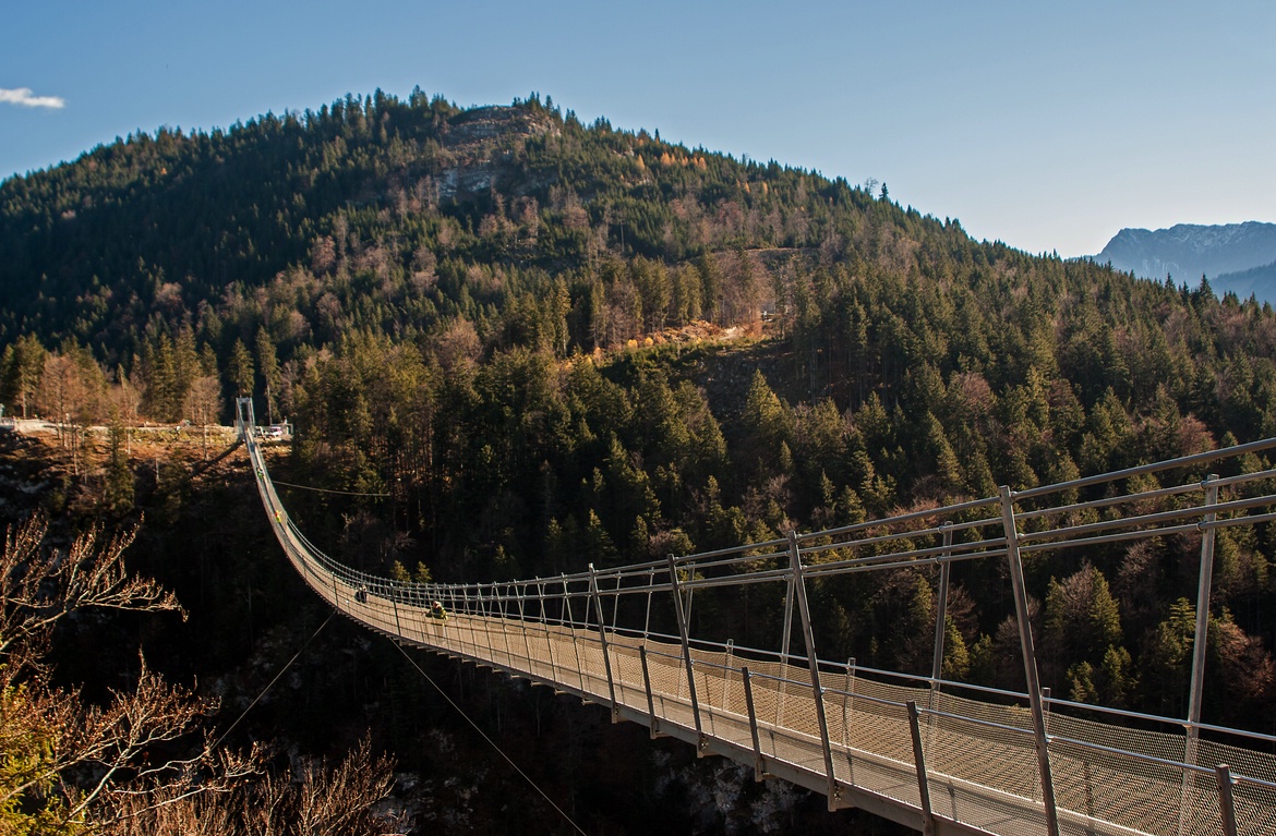 Die längste Fußgängerhängebrücke der Welt.......