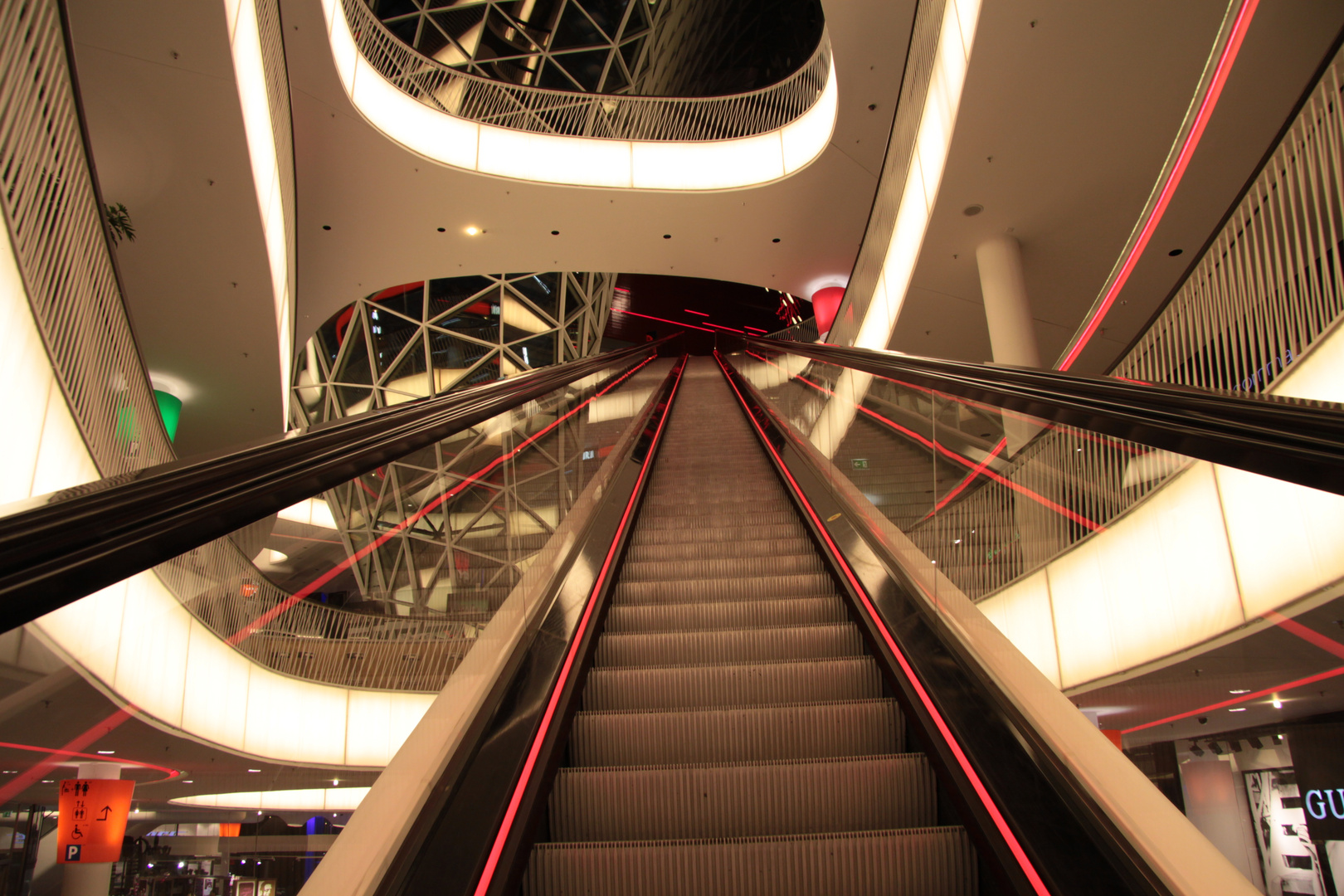 Die längste Rolltreppe Europas "My Zeil" Frankfurt am Main