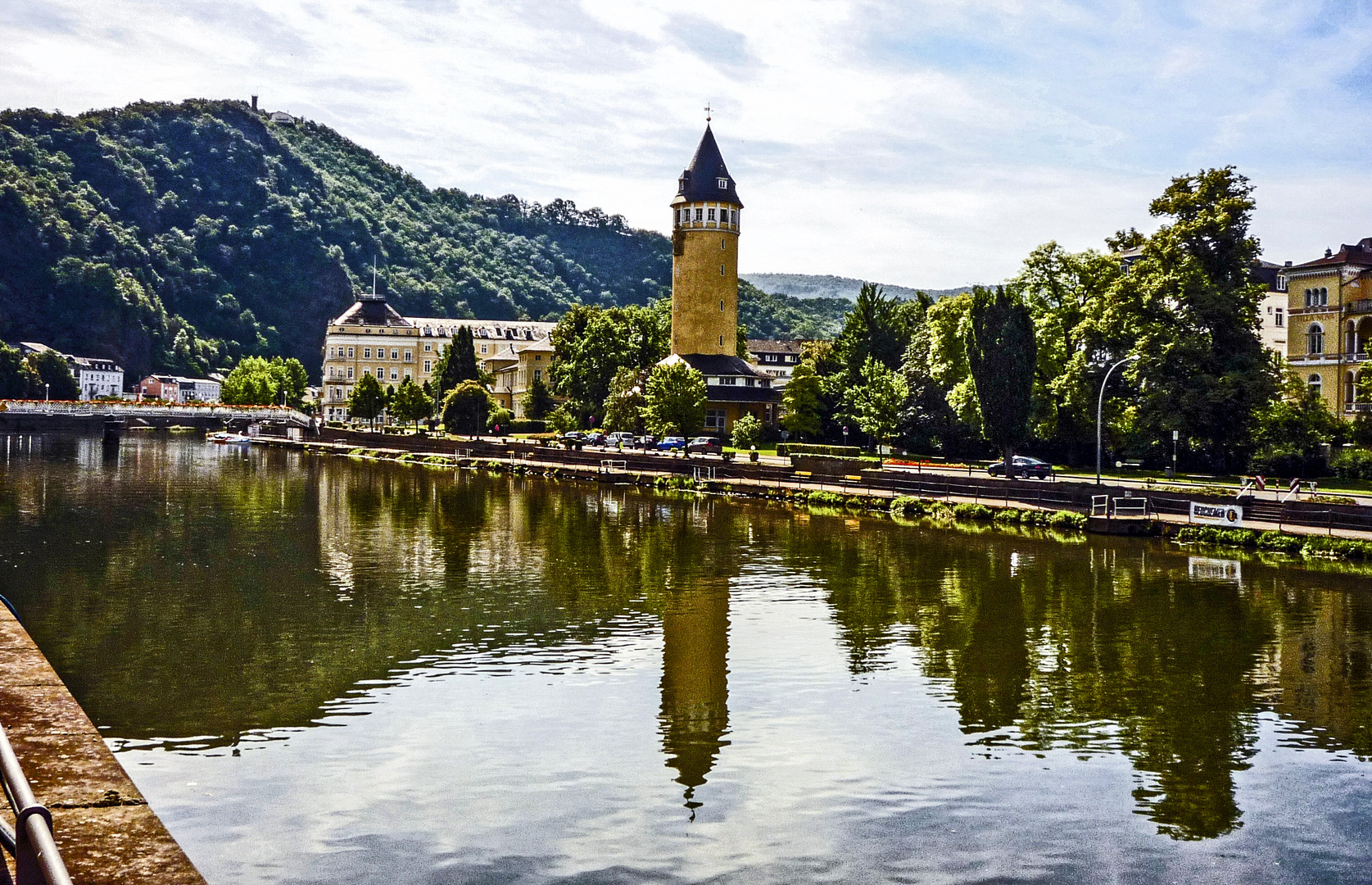 Die Lahn als Spiegel bei Bad Ems