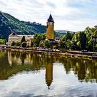 Die Lahn als Spiegel bei Bad Ems