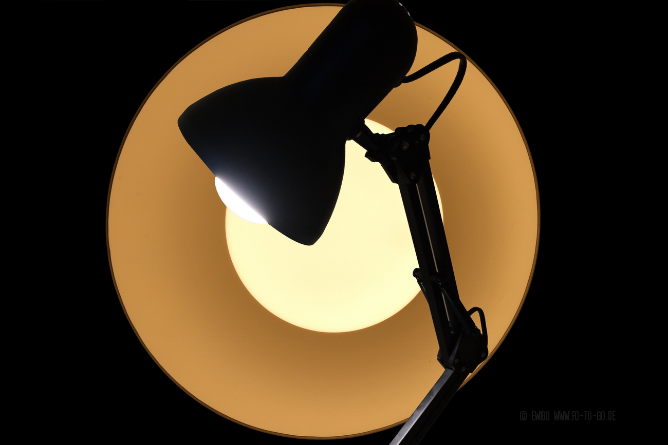 Die Lampe im Licht