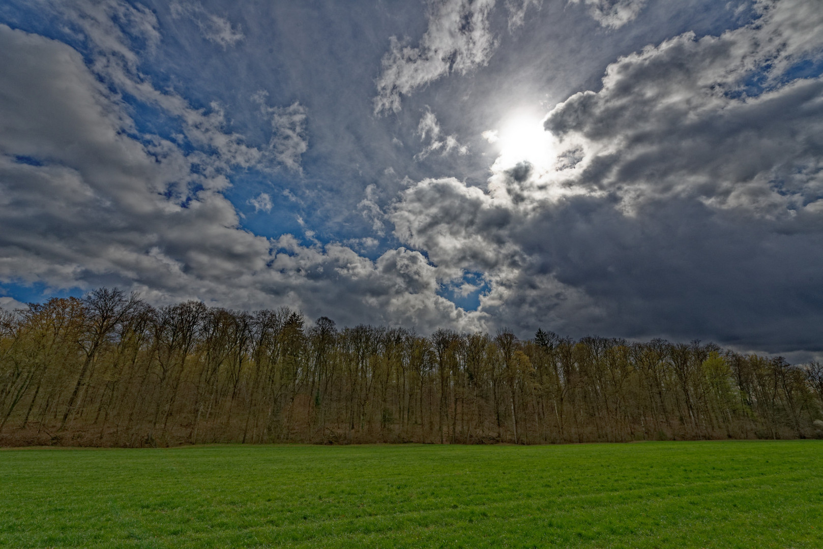 Die Landschaft im April