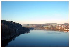 Die Landschaft und das Vorbecken vom Möhnesee