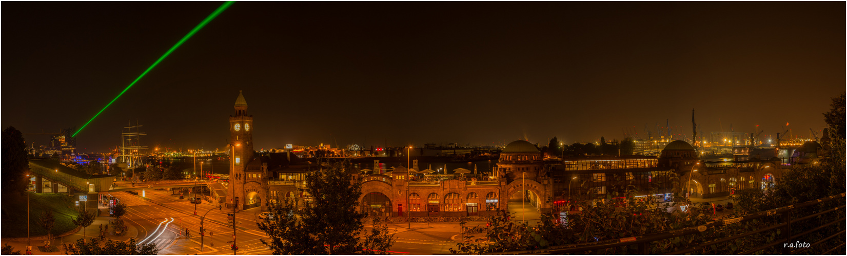 Die Landugsbrücken bei Nacht