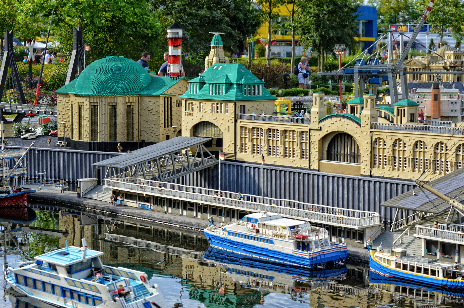 Die Landungsbrücken des Hamburger Hafens im Legoland in Nürnberg - Foto 2