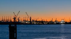 Die Laterne, der Hafen und das Abendlicht