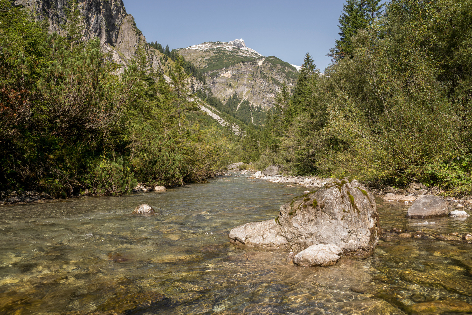 Die Lech im Lechtal in Österreich