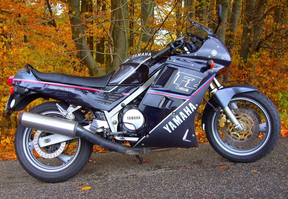 Die Legendäre Yamaha FZ 750 / 5 Ventile Baujahr 1990