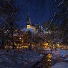 Die Lengwitz und die Kirche bei Nacht und Vollmond