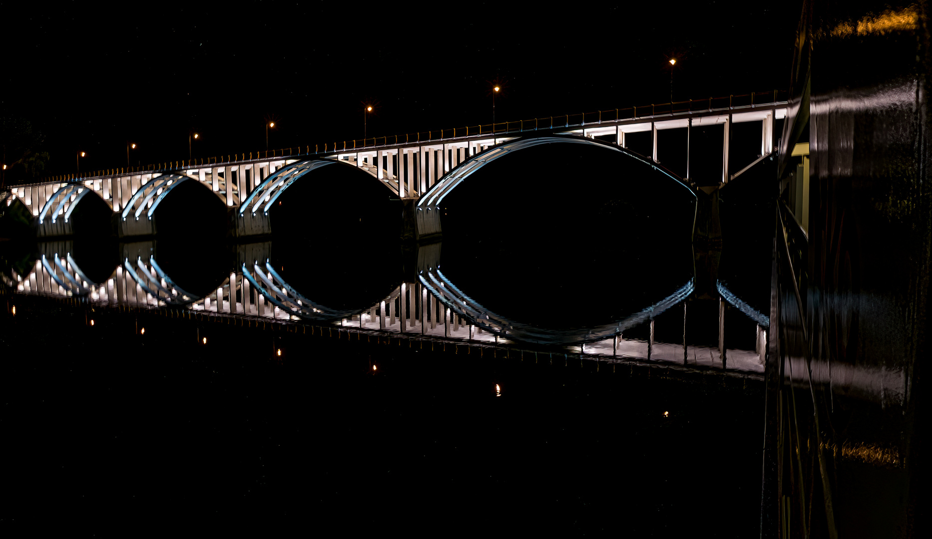 Die letzte Brücke über den Douro