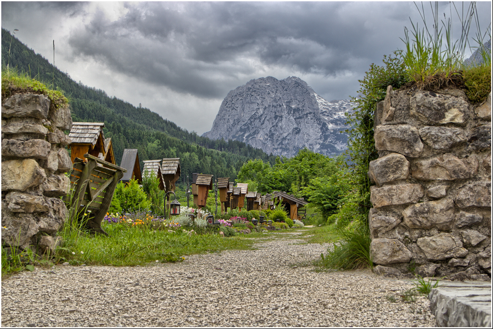 Die letzte Ruhestätte mit gewaltigem Bergpanorama