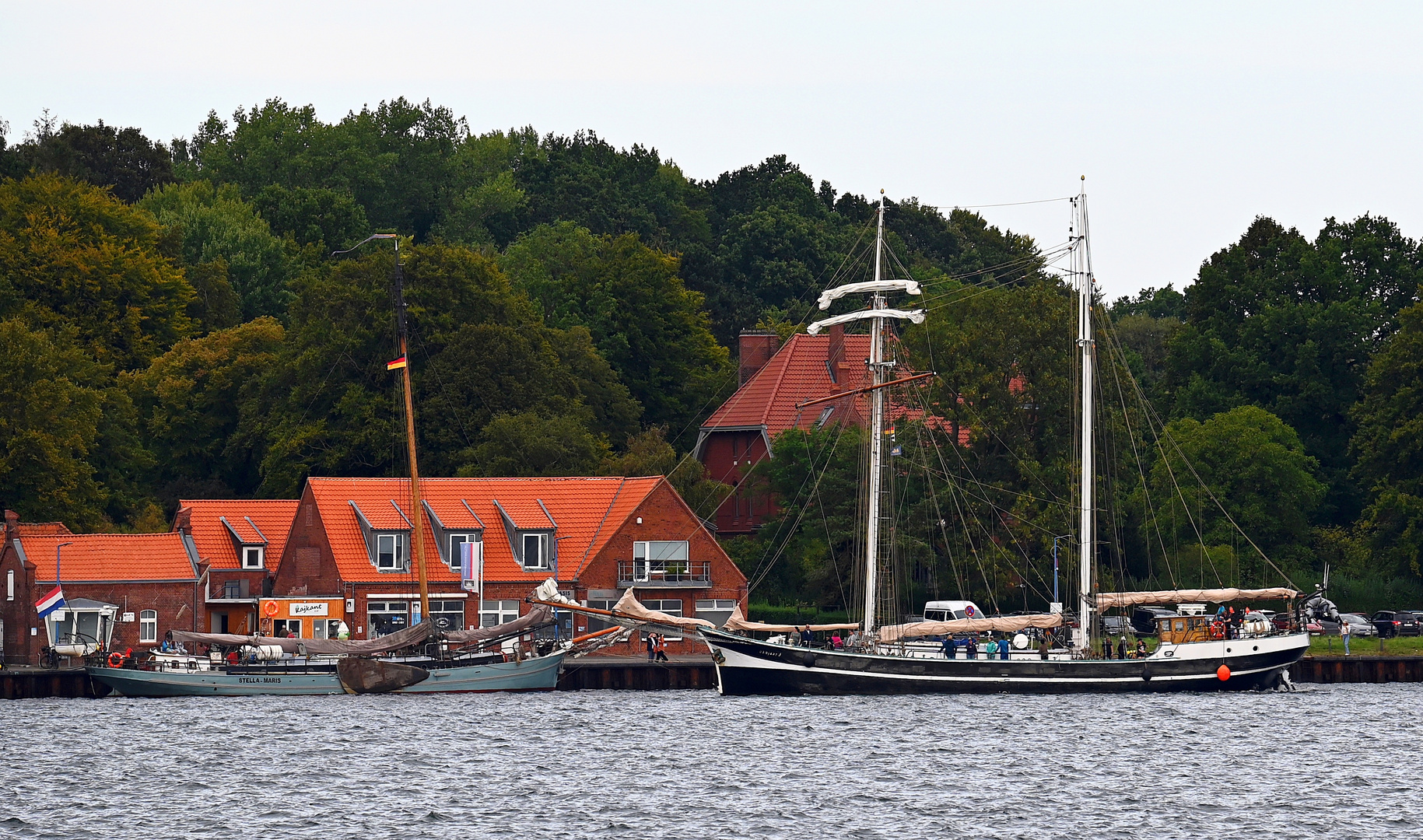 Die letzten Segler am Tiessenkai in Kiel Holtenau