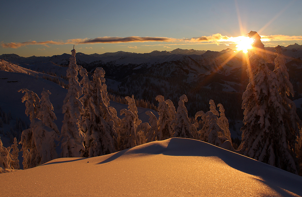 Die letzten Sonnenstrahlen am Berg