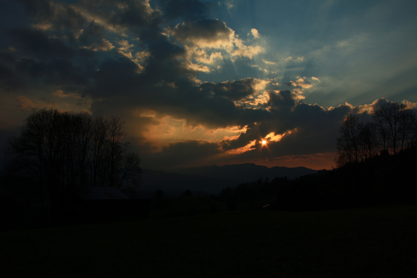 Die letzten Sonnenstrahlen auf der Alm......