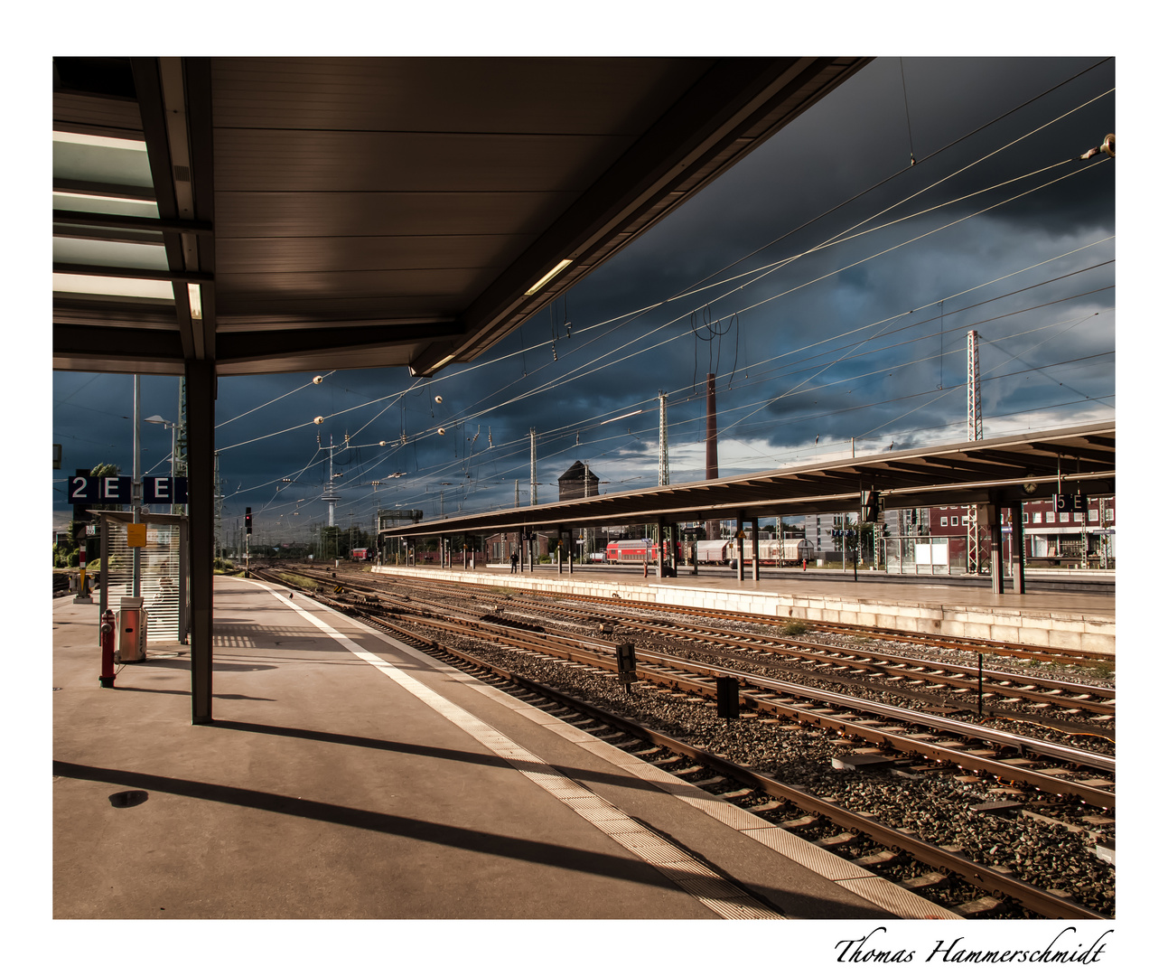 Die letzten Sonnenstrahlen vor dem Regen im Bremer Bahnhof 2