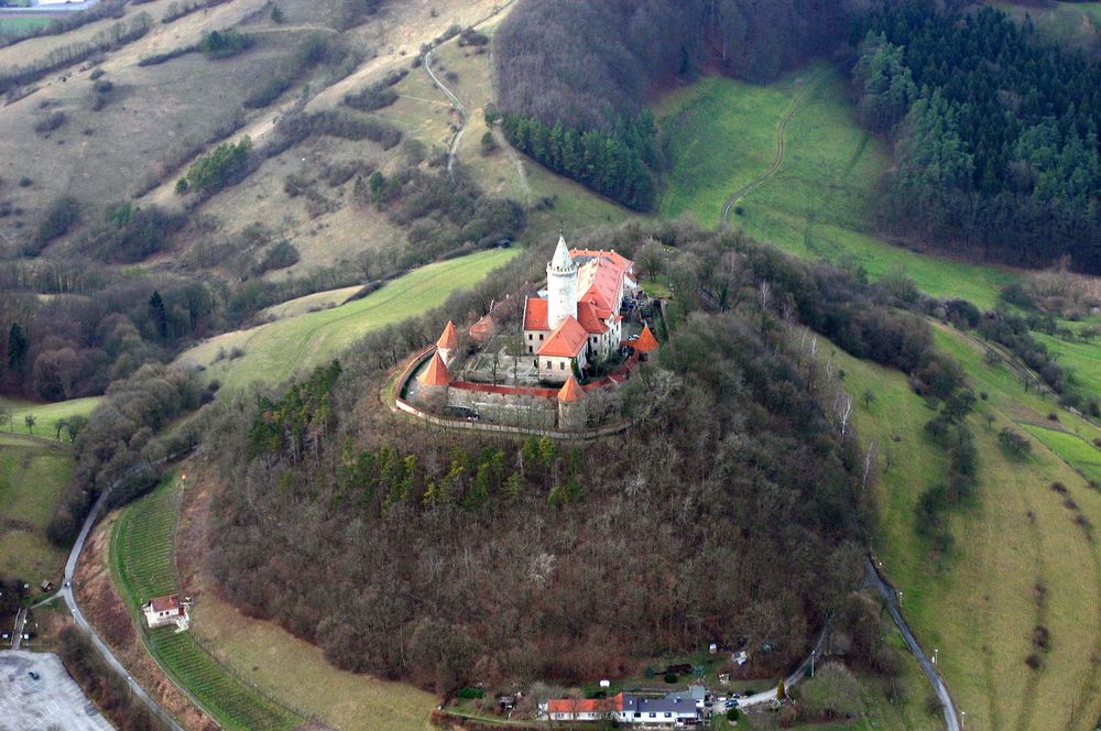 die Leuchtenburg bei Jena/Kahla aus dem Flugzeug 