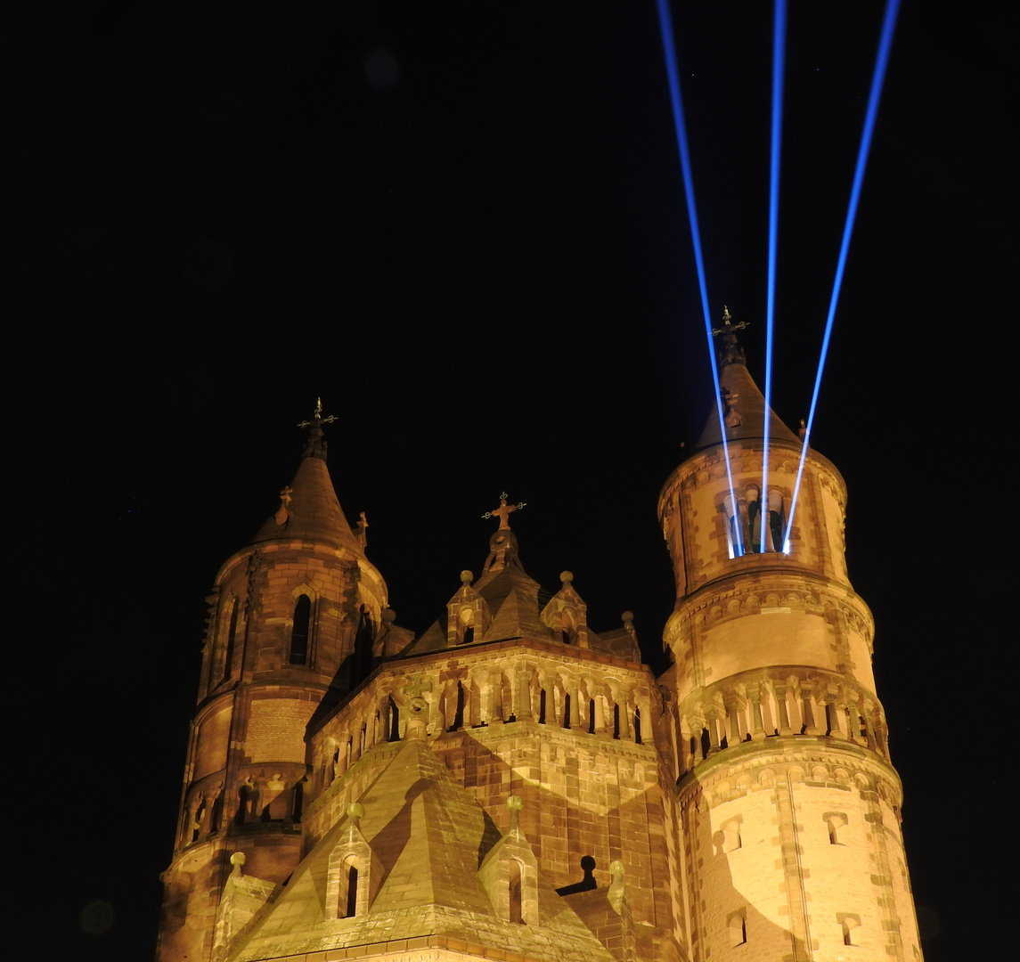 Die Lichtbrücke vom Dom