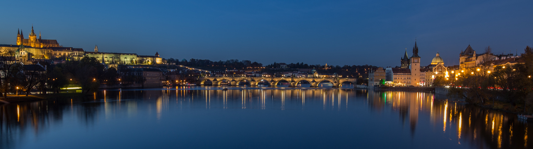 Die Lichter der wunderschönen Stadt Prag