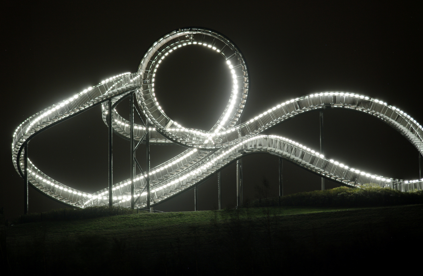 Die Lichtkurven am Angerpark aus einer bestimmten Perspektive