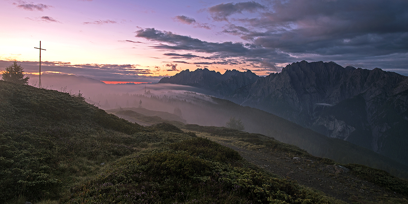 Die Lienzer Dolomiten vor Sonnenaufgang......