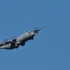 Die Lockheed C-130 Hercules der Lockheed Corporation ist eines der...