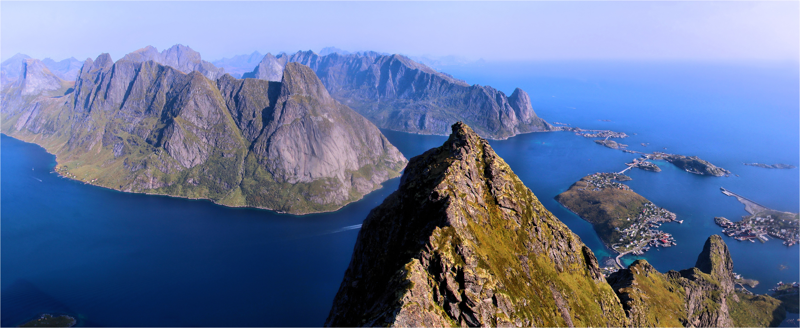 DIE LOFOTEN ZU FÜSSEN