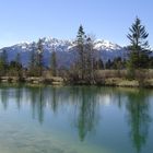 Die Loisach dahinter die Kochelsee Berge