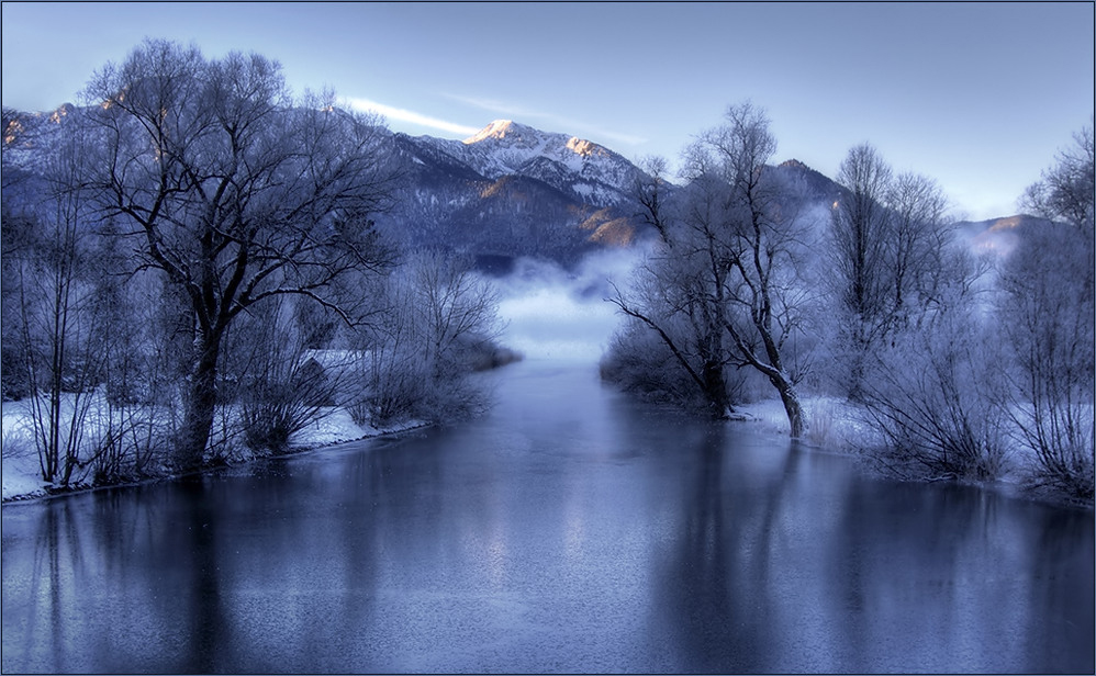 Die Loisach im tiefsten Winter