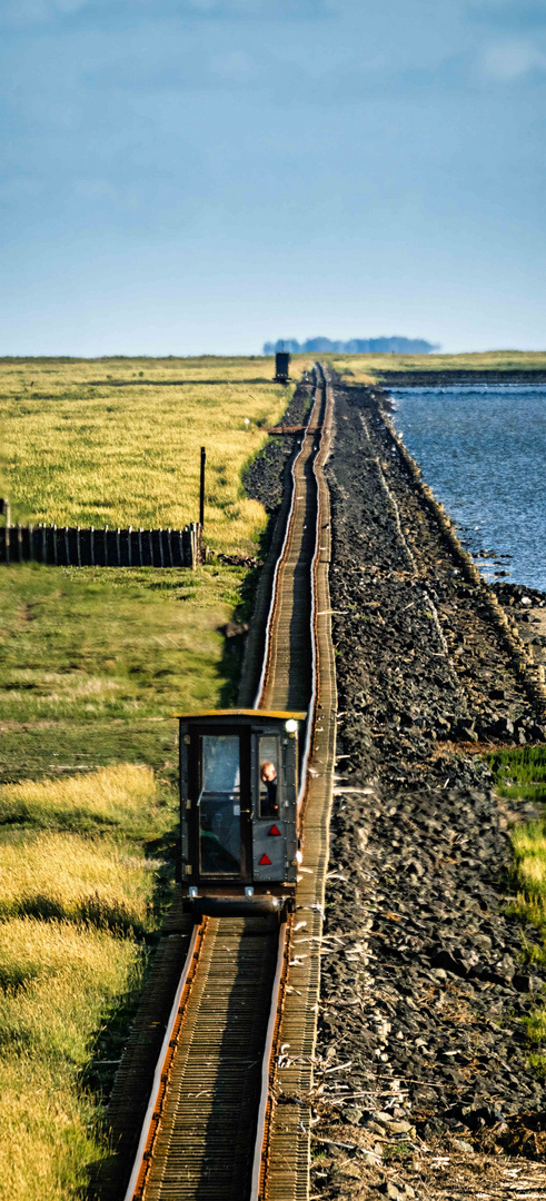 Die Lorenbahn zu den Halligen