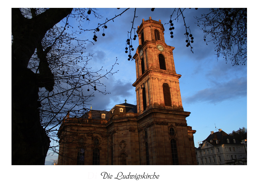 Die Ludwigskirche bei Sonnenuntergang