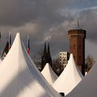 Die luftgeschwärzten Domturmspitzen - Wahrzeichen der Stadt Köln 1