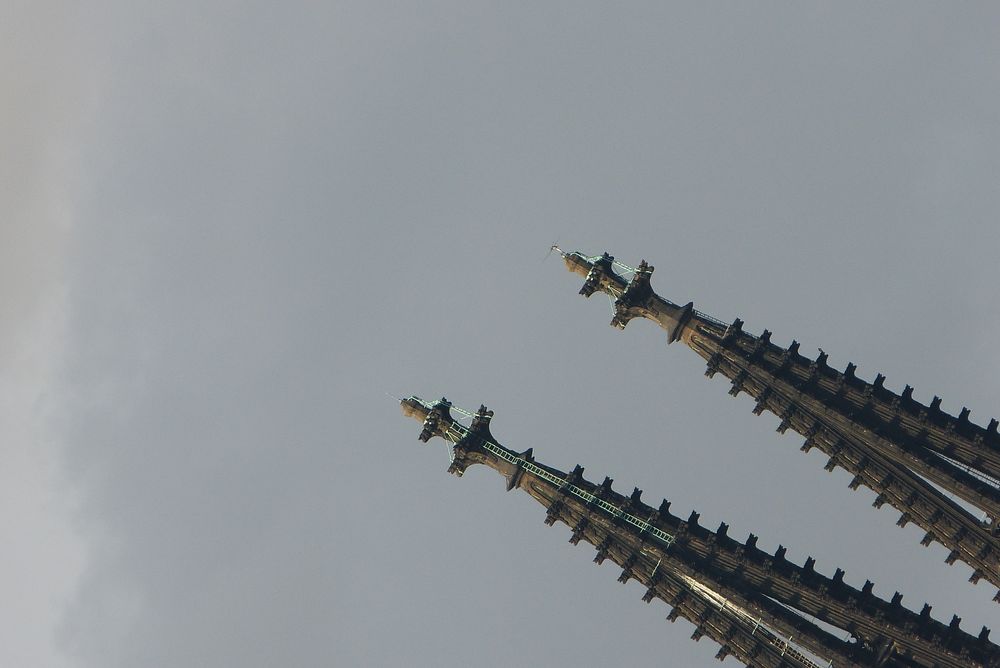 Die luftgeschwärzten Domturmspitzen - Wahrzeichen der Stadt Köln 2