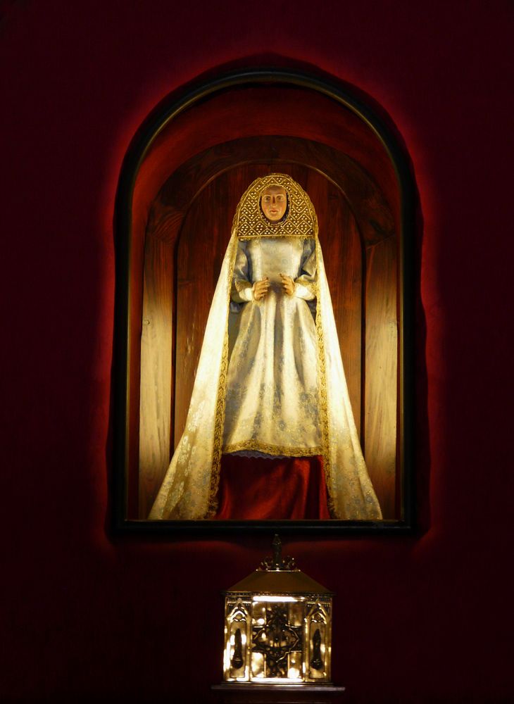 Die Madonna in der alten Kirche