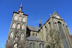 Die mächtige Marienkirche in Rostocks Stadtzentrum