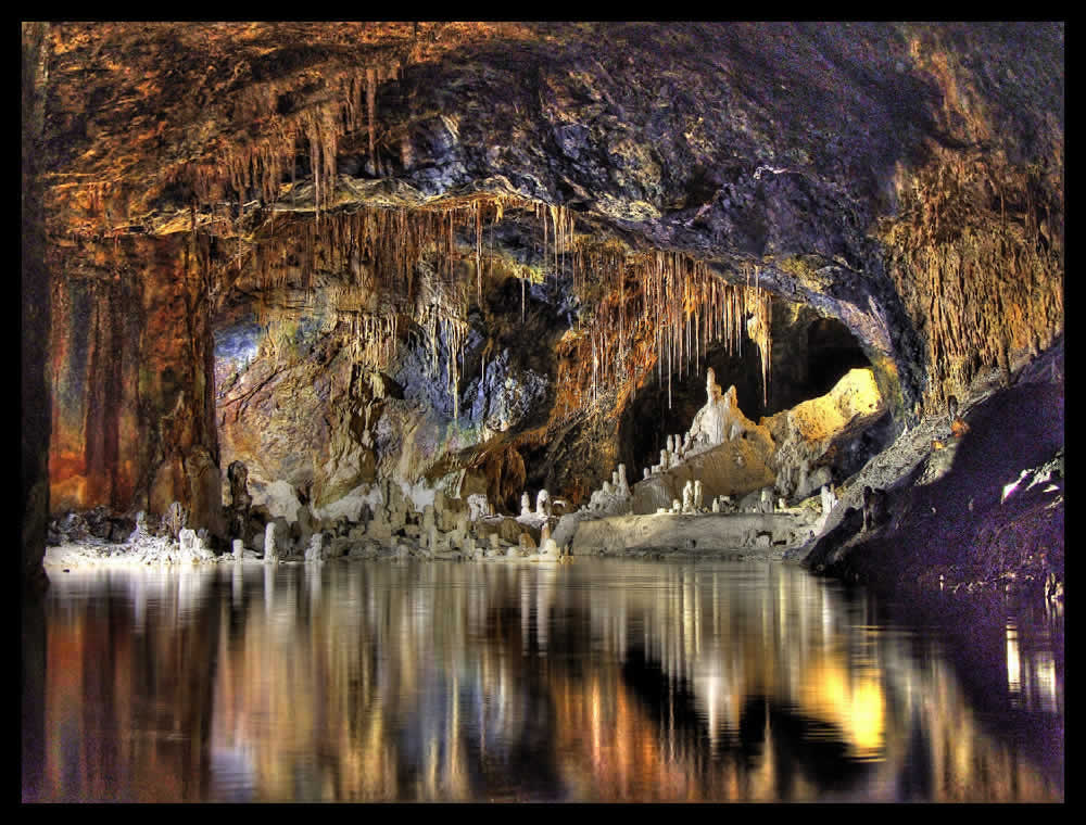 Die Märchenhöhle in den Feengrotten