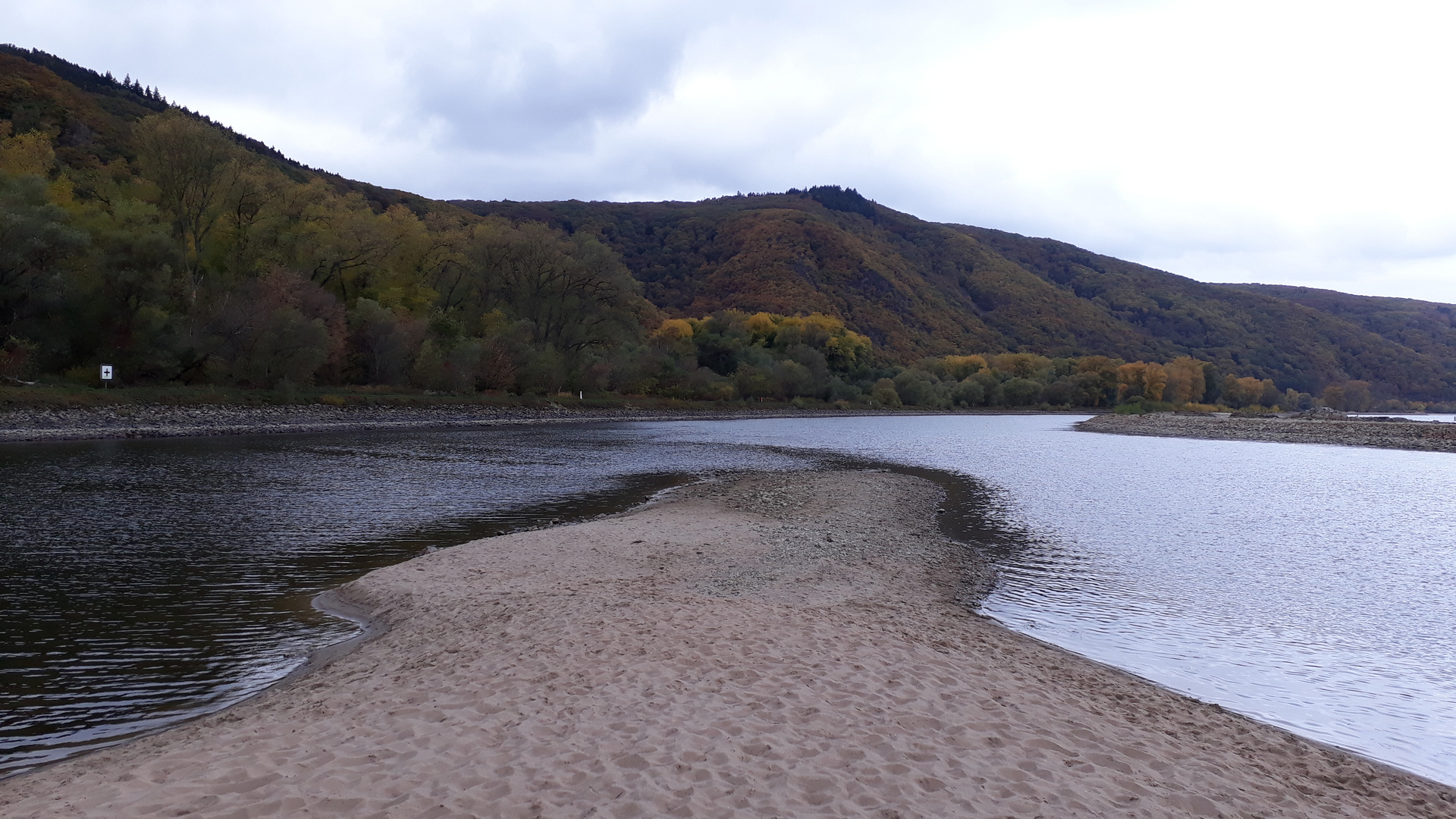 Die Mäuseturminsel im Rhein ...