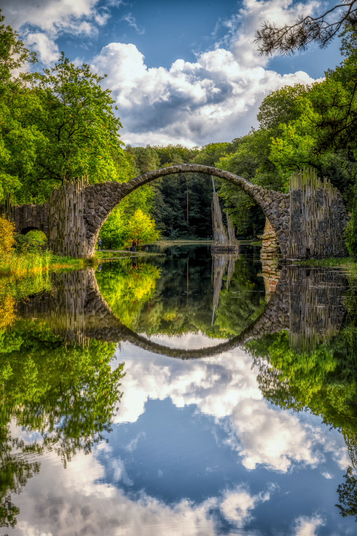 Die magische Brücke