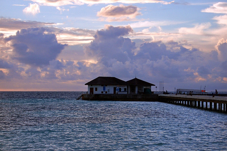 Die Malediven Insel Olhuveli im Süd Male Atoll / 02