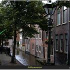 Die malerische Altstadt von Alkmaar mit ihren alten Häusern und Grachten