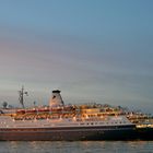 Die "Marco Polo" verlässt am Abend Warnemünde