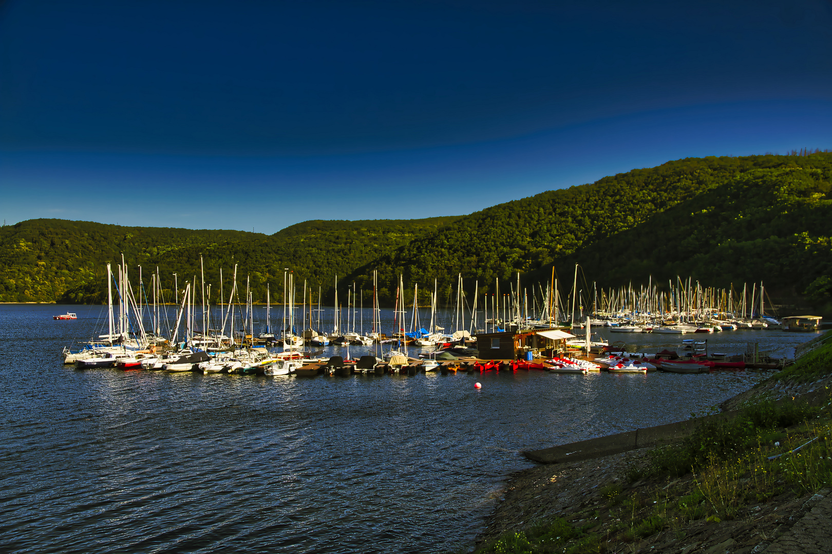 Die Marina von Schwammenauel auf denm Rursee