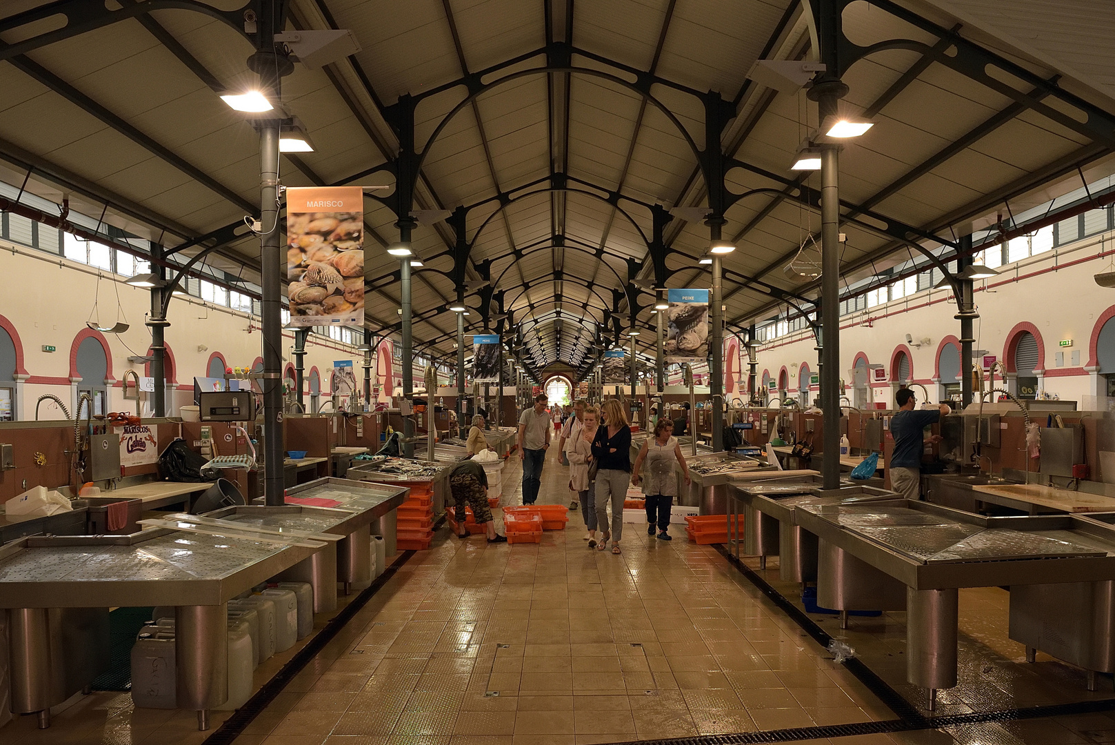 Die Markthalle von Loulé, sie ist eines der Wahrzeichen der Algarve.