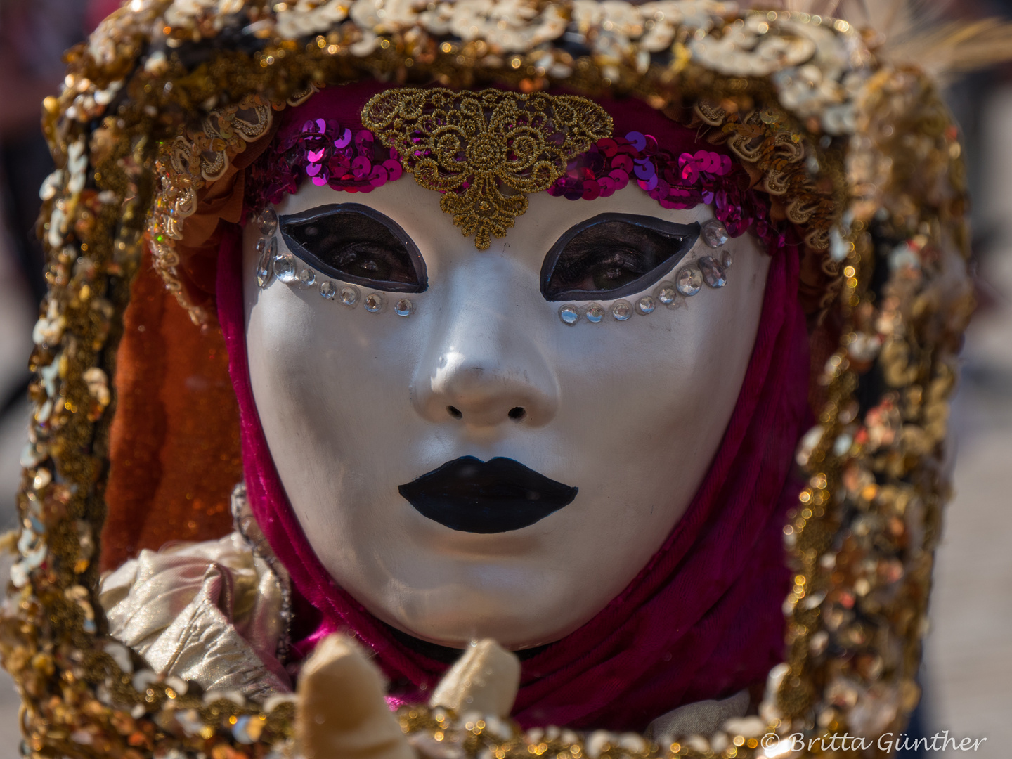 Die Maske im Spiegel