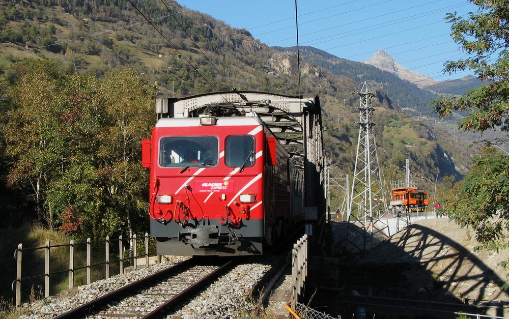 Die Massabrücke ... bleibt stehen