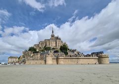 Die Mauern von Mont Saint Michel