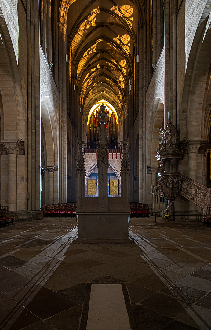 Die meisten Fotografen fotografieren den Katharinenaltar von vorn...