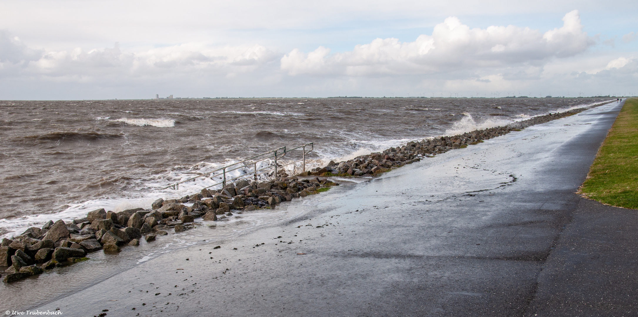 Die Meldorfer Bucht bei starkem Wind