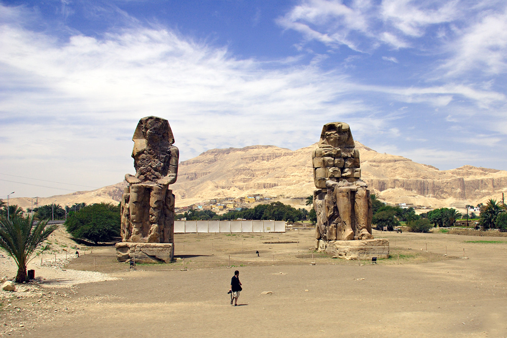 Die Memnon Kolosse bei Luxor